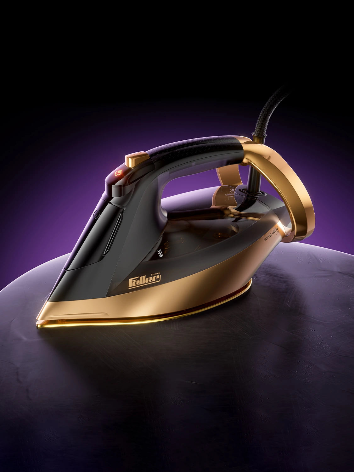 SI260 Steam Iron Gold